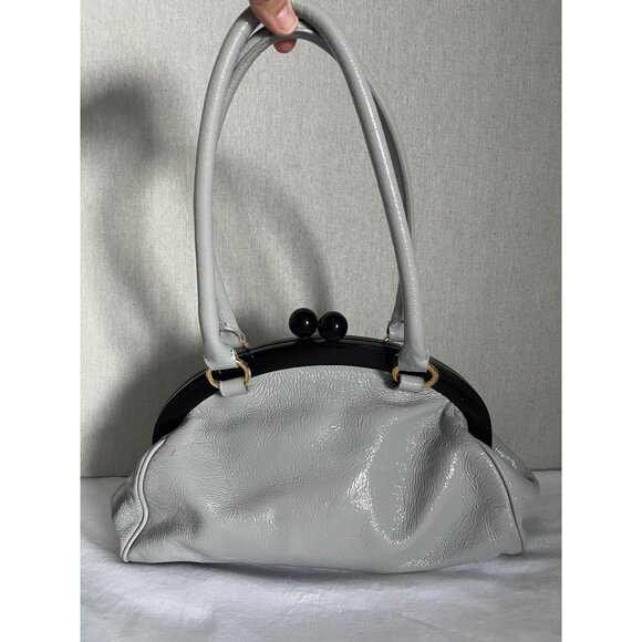 Hobo International Gray Patent Leather Handbag With Polka Dot Lining - Picture 15 of 16